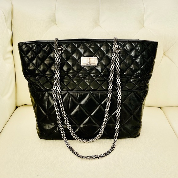 CHANEL Handbags - ⭕️SOLD⭕️Chanel tote